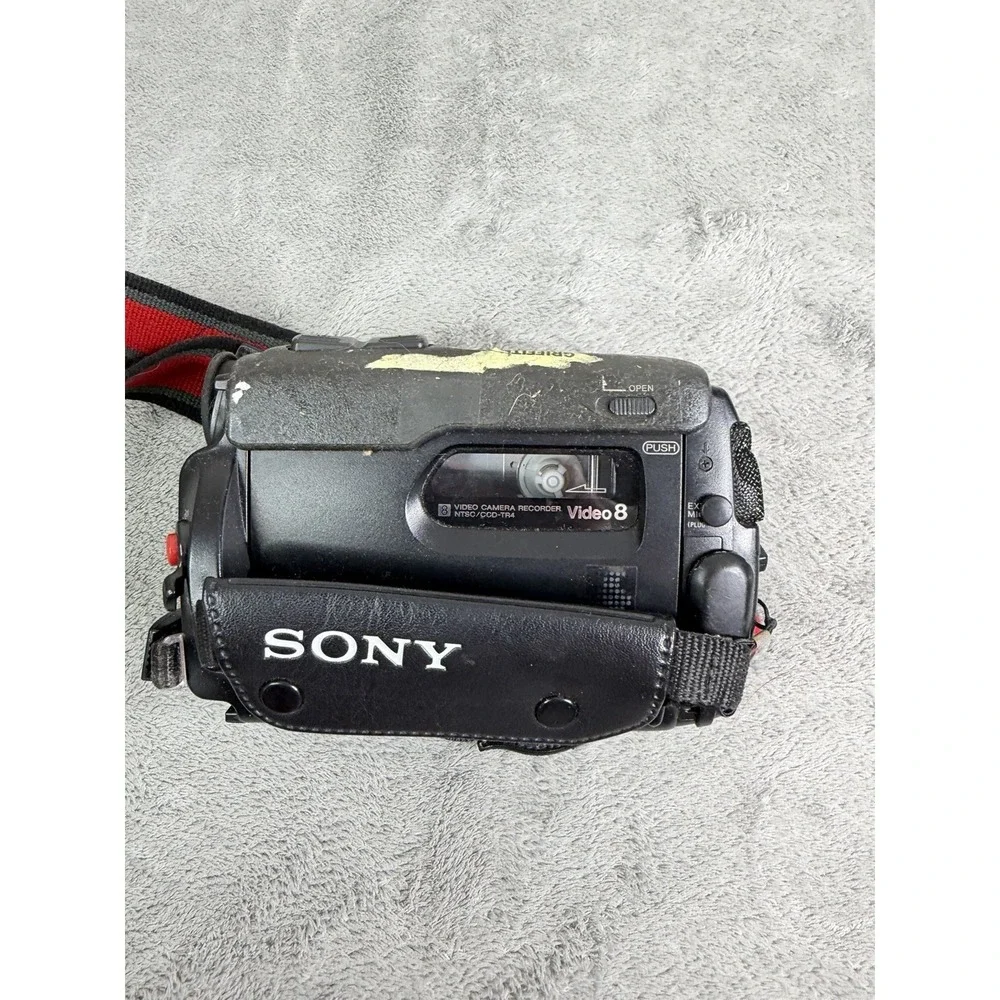 Sony CCD-TR5 Handycam Camcorder Lot As Is Untested